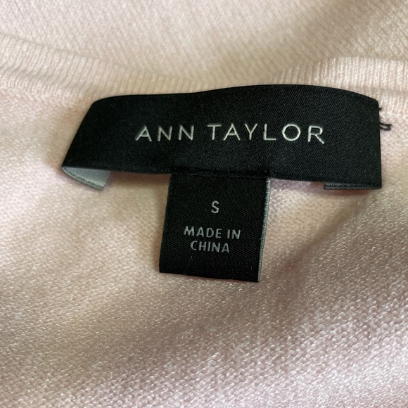 🔥3 for $15 Sale- Ann Taylor sweater - Picture 5 of 7
